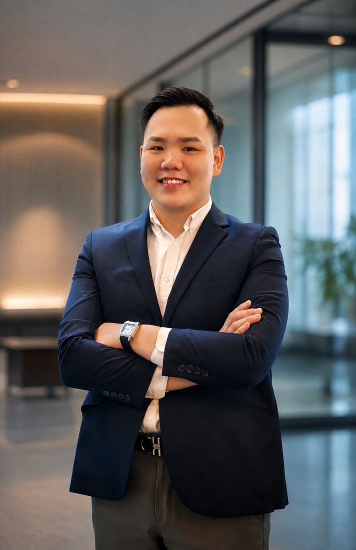 Shawn Ooi in the office